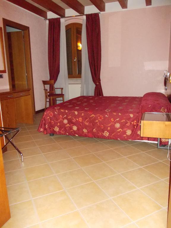 Albergo Le Piante Manerba del Garda Ruang foto
